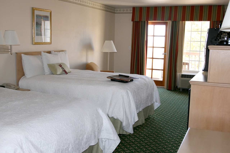 Hampton Inn & Suites Hermosa Beach - Hermosa Beach, CA