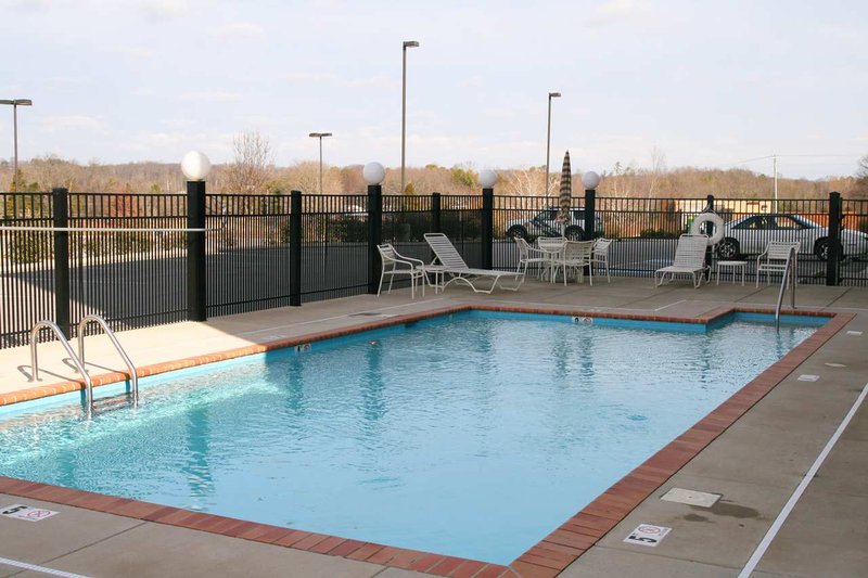 Hampton Inn - Lenoir City, TN