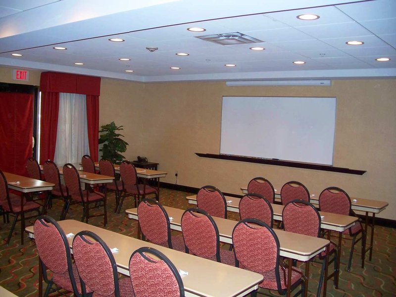 Hampton Inn - Lenoir City, TN