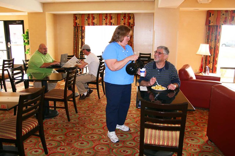 Hampton Inn - Lenoir City, TN