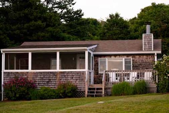 Menemsha Inn - Menemsha, MA