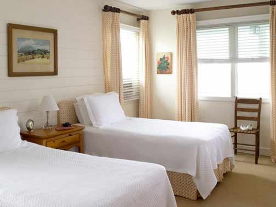 Menemsha Inn - Menemsha, MA