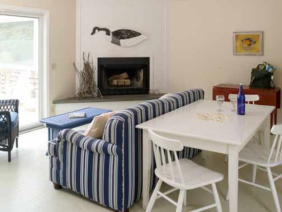 Menemsha Inn - Menemsha, MA