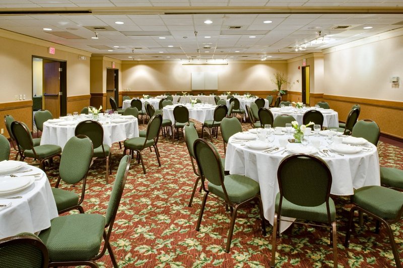 BEST WESTERN PLUS Harbor Plaza And Conference Center - Oak Harbor, WA