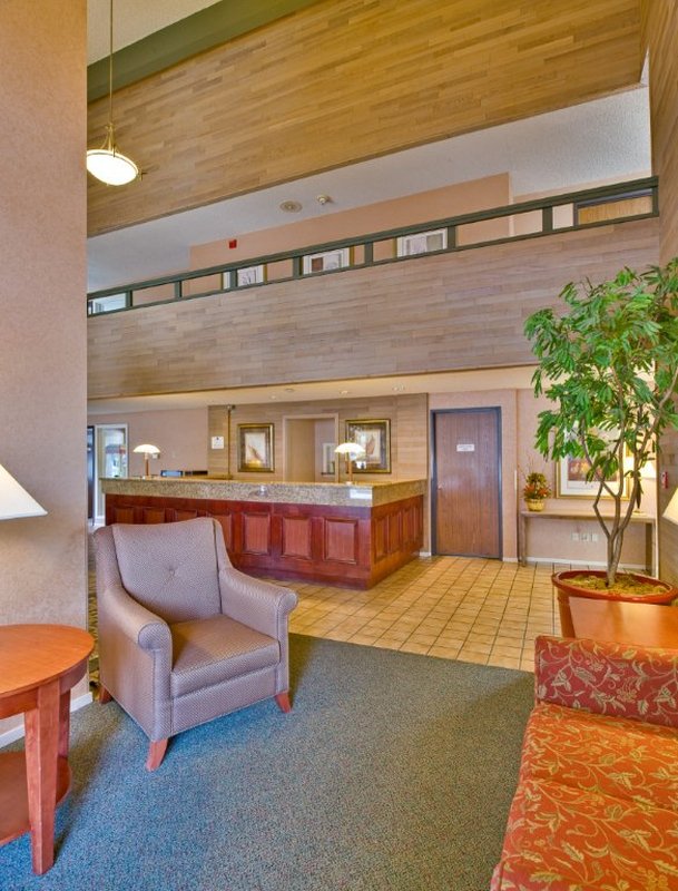 BEST WESTERN PLUS Harbor Plaza And Conference Center - Oak Harbor, WA