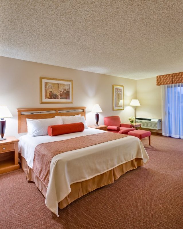 BEST WESTERN PLUS Harbor Plaza And Conference Center - Oak Harbor, WA