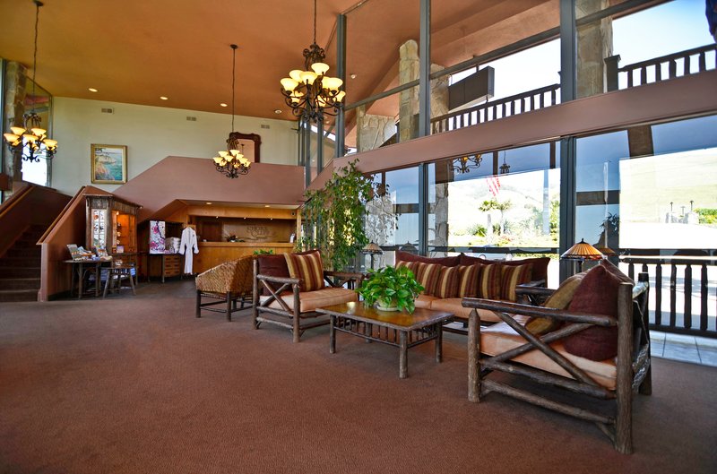 Plus Shore Cliff Lodge - Pismo Beach, CA