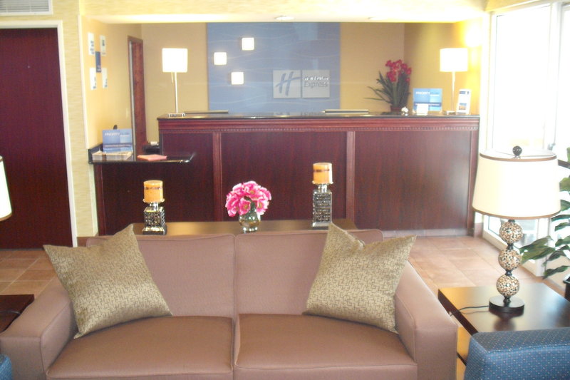 Holiday Inn Express-Lapeer - Clifford, MI