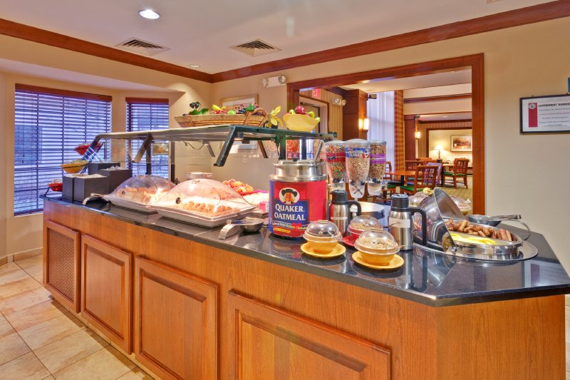 STAYBRIDGE SUITES - Glenview NAS, IL