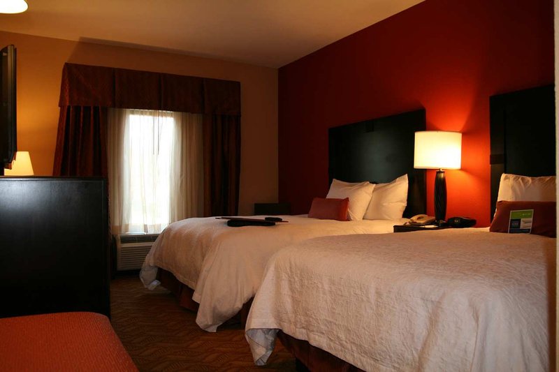 Hampton Inn & Suites Laurel, Ms - Laurel, MS
