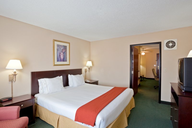 Holiday Inn Express & Suites LEBANON - Lebanon, MO