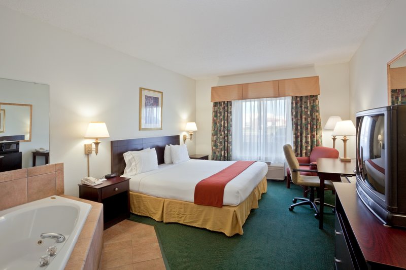 Holiday Inn Express & Suites LEBANON - Lebanon, MO