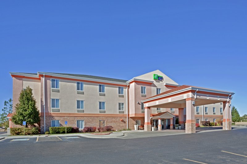 Holiday Inn Express & Suites LEBANON - Lebanon, MO