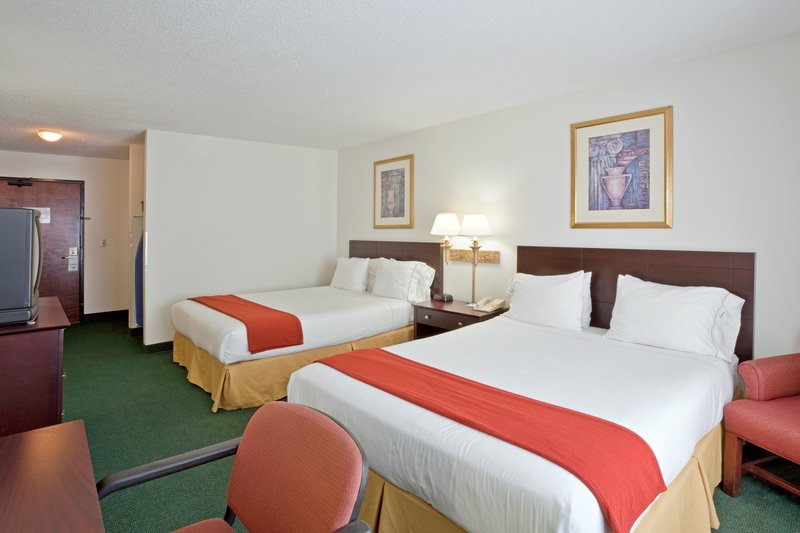 Holiday Inn Express & Suites LEBANON - Lebanon, MO