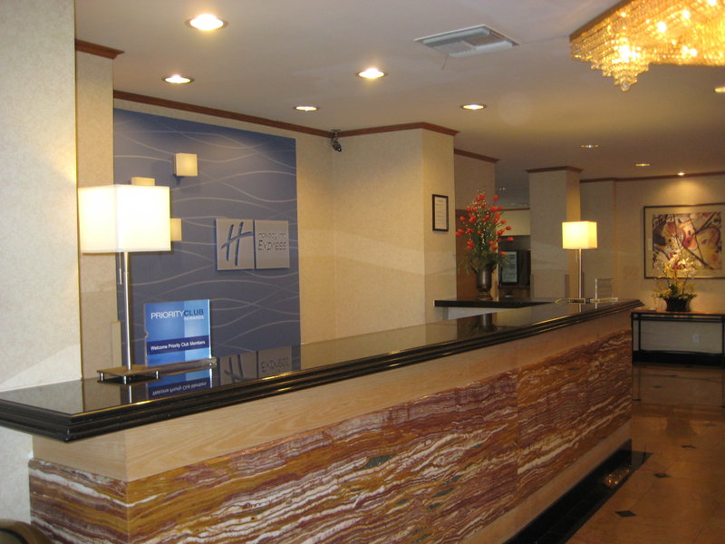 HOLIDAY INN EXPRESS-VAN NUYS - Van Nuys, CA