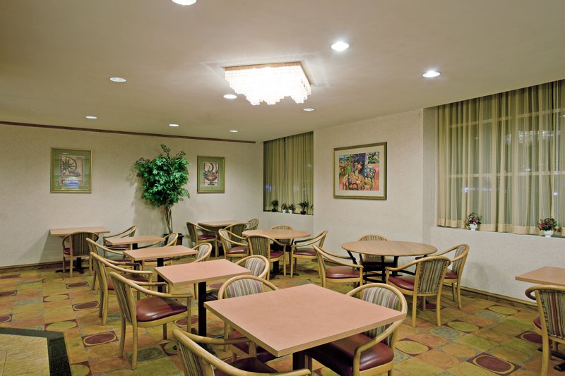 HOLIDAY INN EXPRESS-VAN NUYS - Van Nuys, CA