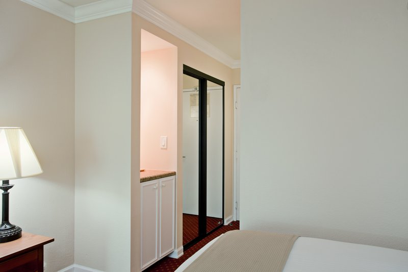 Holiday Inn Express VAN NUYS - Van Nuys, CA