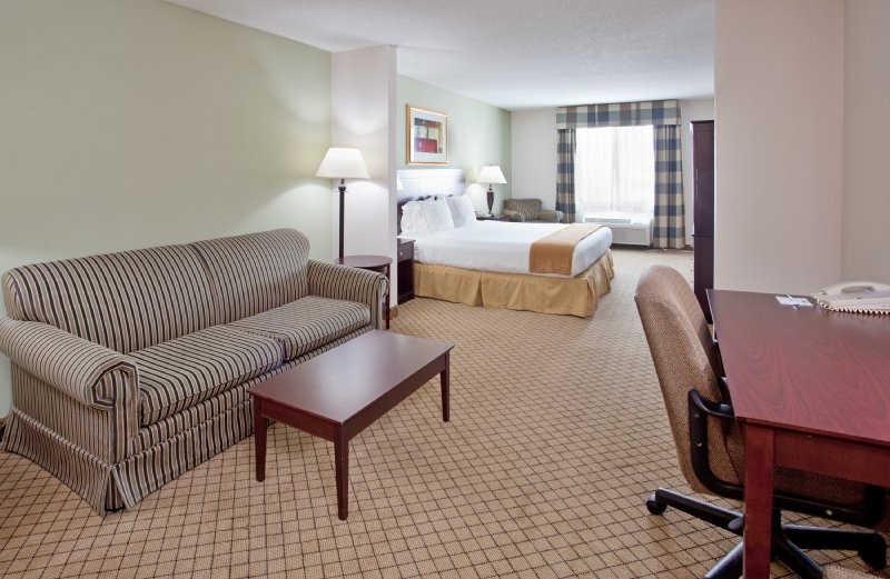 HOLIDAY INN EXPRESS - Moberly, MO