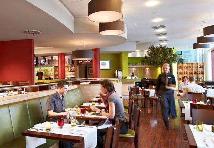 Hotel Courtyard by Marriott Berlin City Center Oléo Pazzo Totale