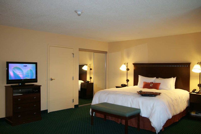 Hampton Inn & Suites Hartford-Manchester - Manchester, CT