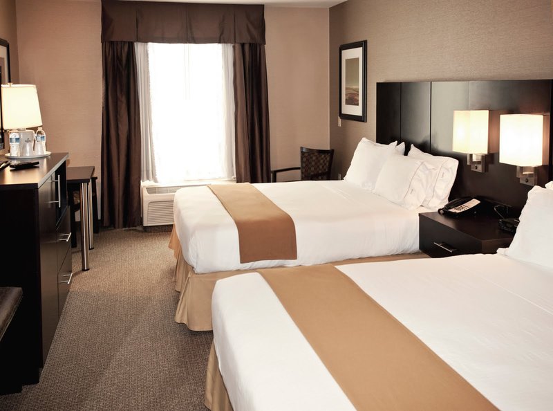 HOLIDAY INN EXPRESS - Brentwood, CA