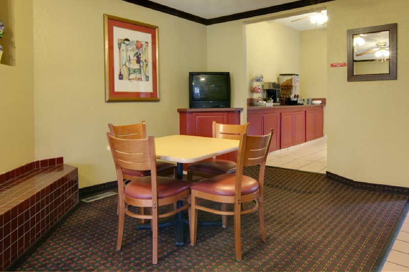 Americas Best Value Inn & Suites-Yukon/Oklahoma City - Yukon, OK