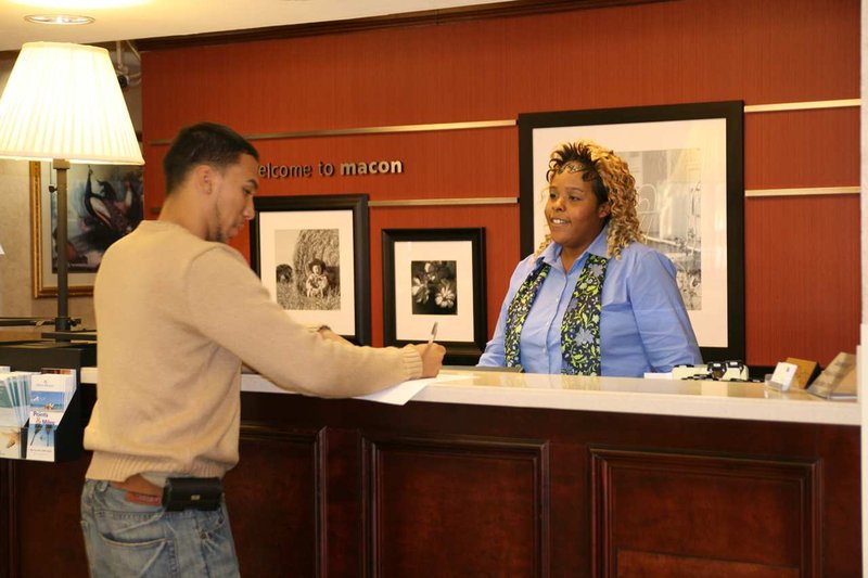 Hampton Inn & Suites Macon I-475 - Macon, GA