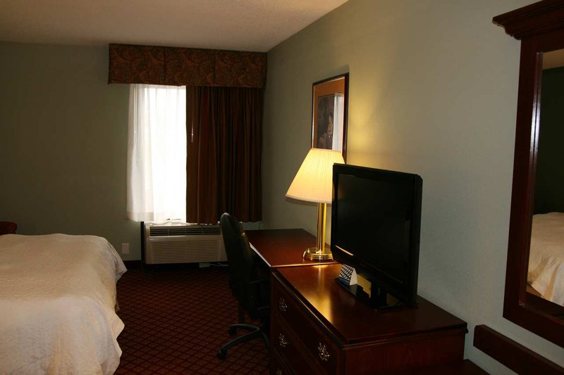 Hampton Inn Hillsville - Hillsville, VA