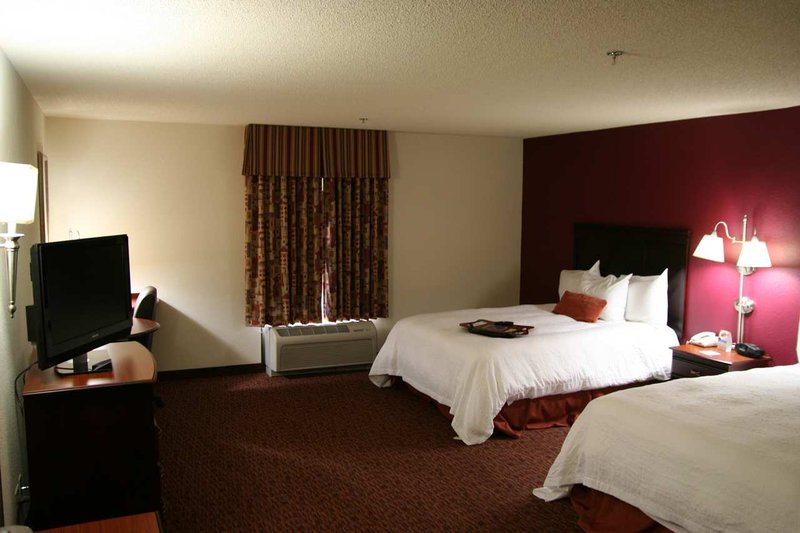Hampton Inn & Suites Muncie - Muncie, IN