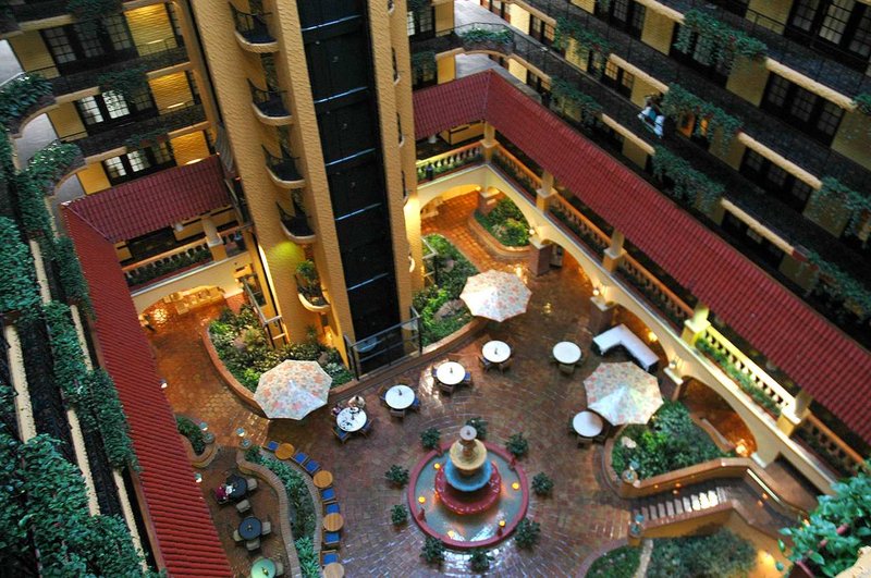 Embassy Suites Hotel Kansas City Plaza 2 Reviews 220 West 43rd