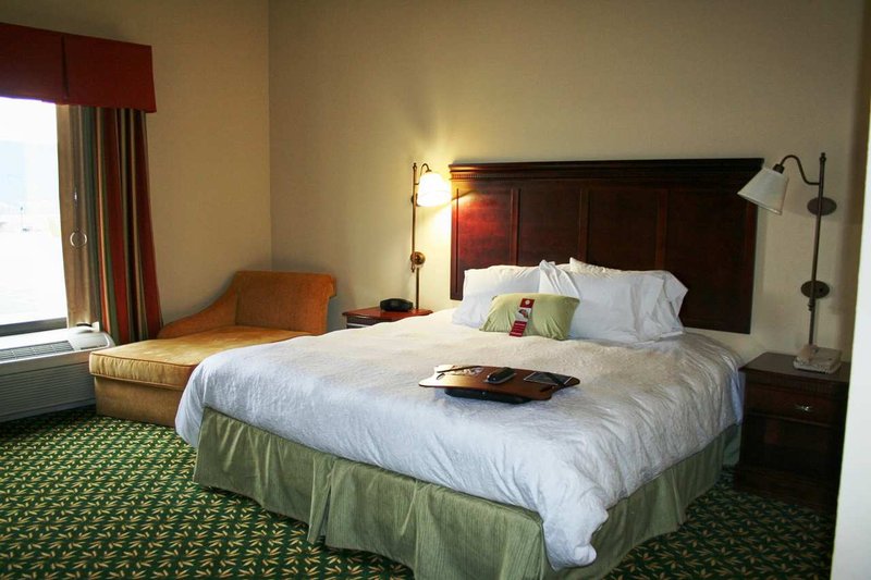 Hampton Inn & Suites Lamar - Mill Hall, PA