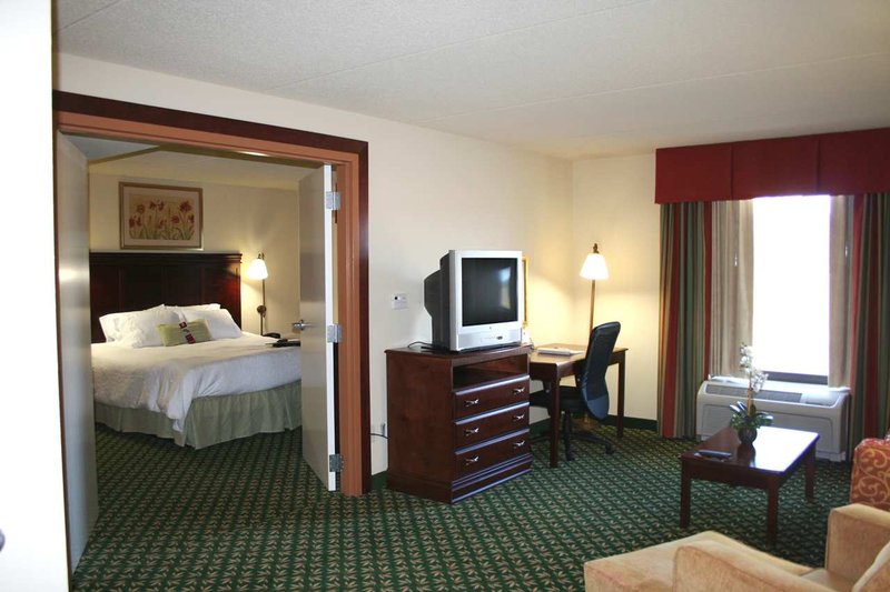 Hampton Inn & Suites Lamar - Mill Hall, PA