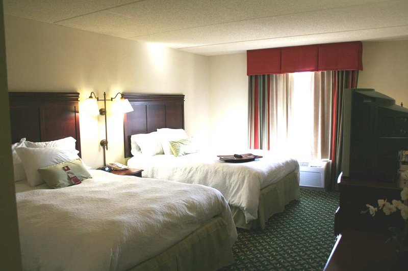 Hampton Inn & Suites Lamar - Mill Hall, PA