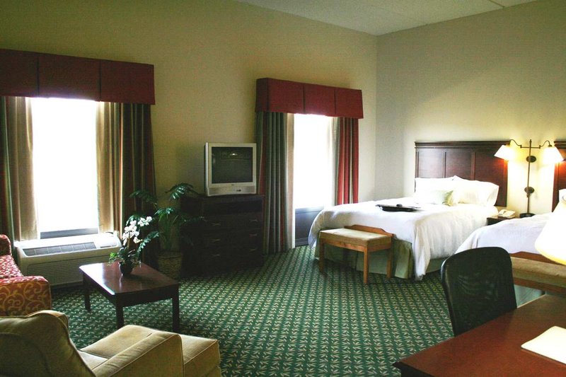 Hampton Inn & Suites Lamar - Mill Hall, PA