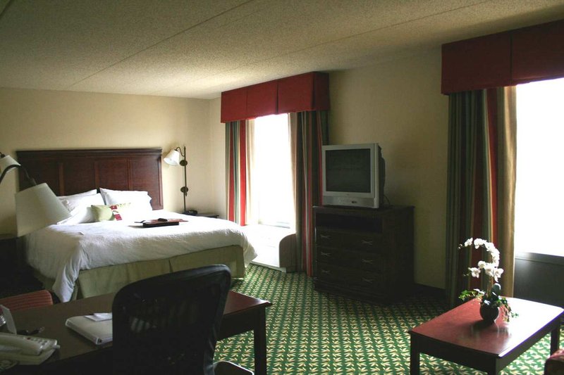 Hampton Inn & Suites Lamar - Mill Hall, PA