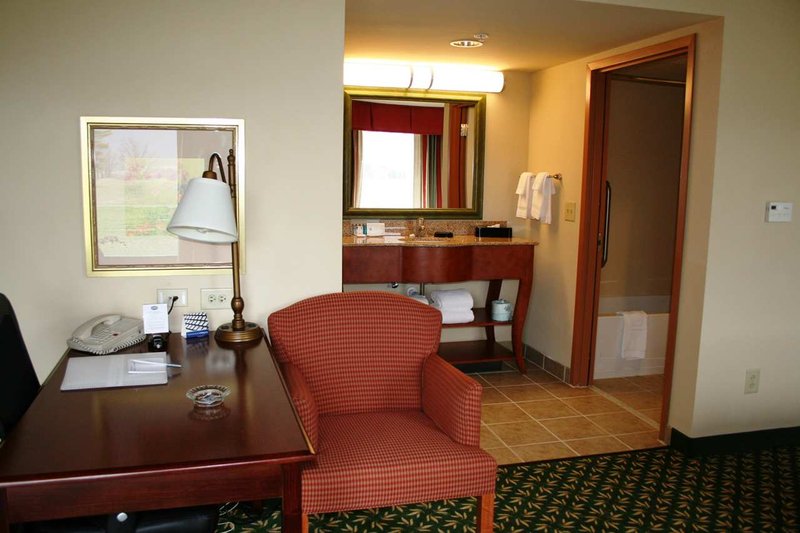 Hampton Inn & Suites Lamar - Mill Hall, PA