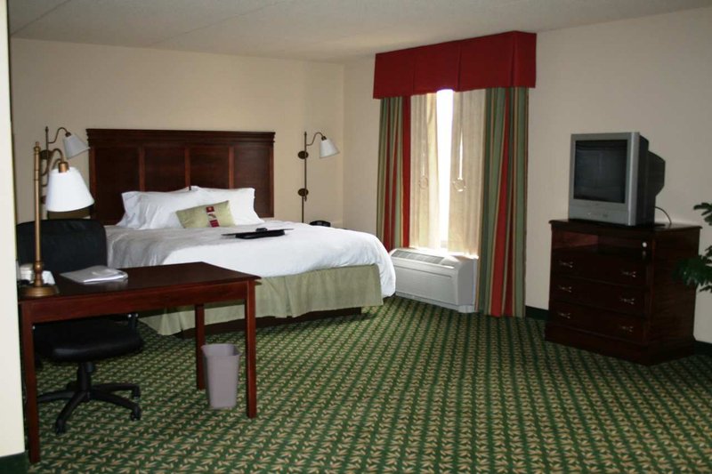 Hampton Inn & Suites Lamar - Mill Hall, PA