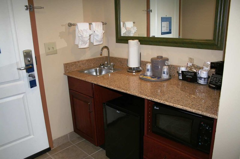 Hampton Inn & Suites Lamar - Mill Hall, PA