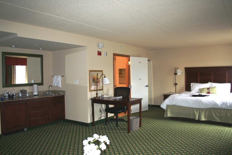 Hampton Inn & Suites Lamar - Mill Hall, PA