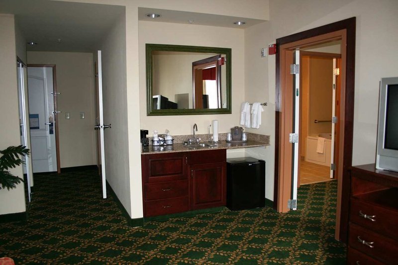 Hampton Inn & Suites Lamar - Mill Hall, PA