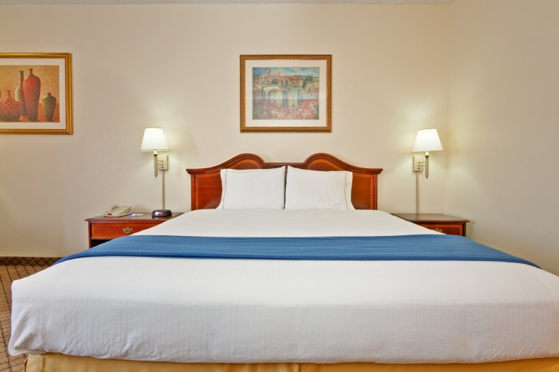 Comfort Inn - Clarksville, TN