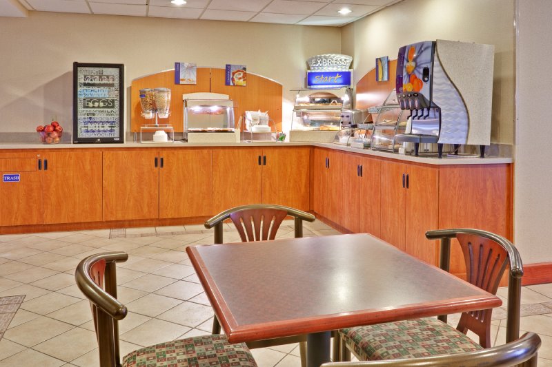 Comfort Inn - Clarksville, TN