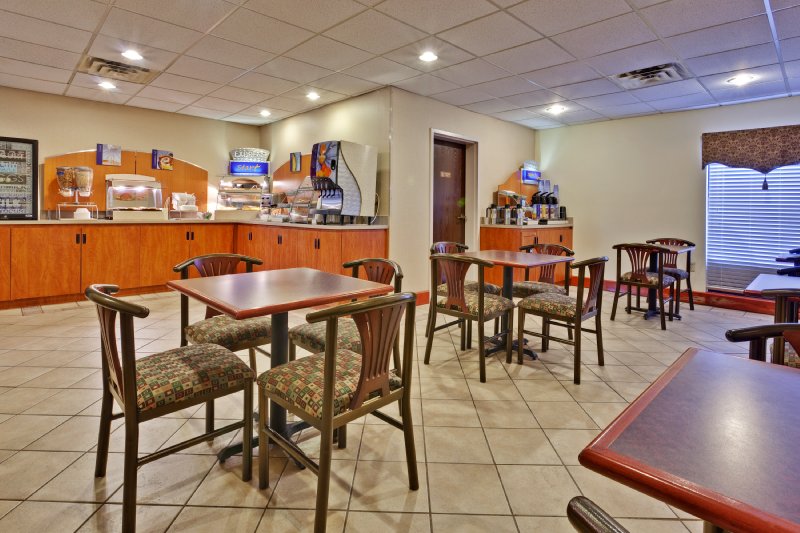 Comfort Inn - Clarksville, TN