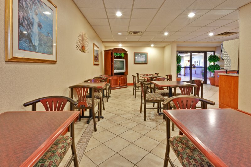 Comfort Inn - Clarksville, TN