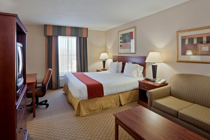 Holiday Inn Express DODGE CITY - Dodge City, KS