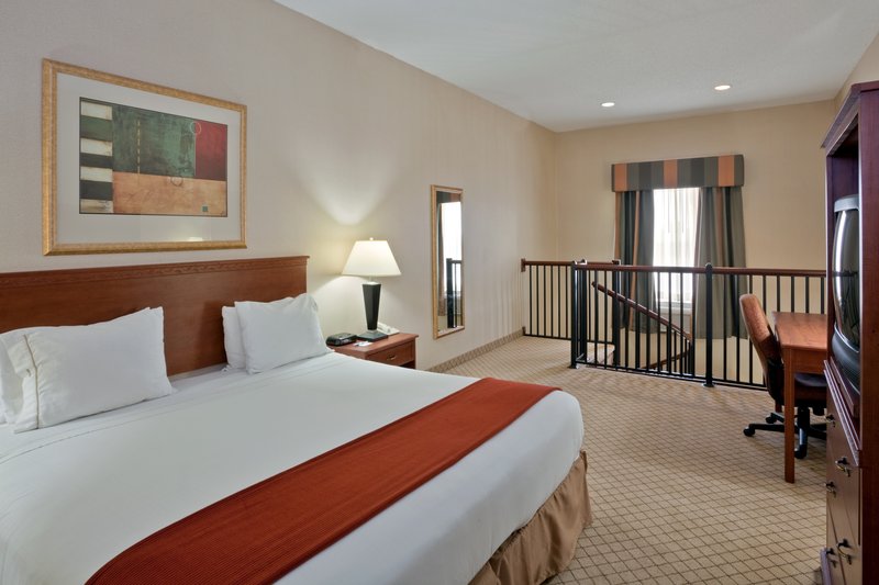 Holiday Inn Express DODGE CITY - Dodge City, KS