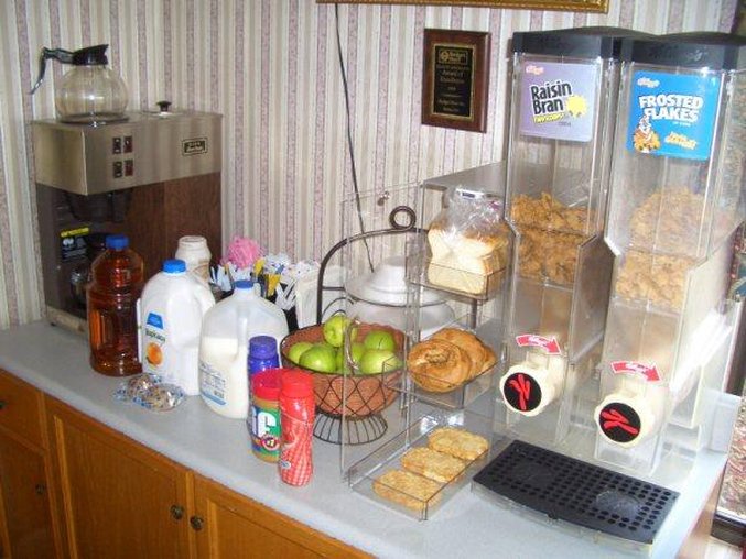 Budget Host Inn-Baxley - Baxley, GA