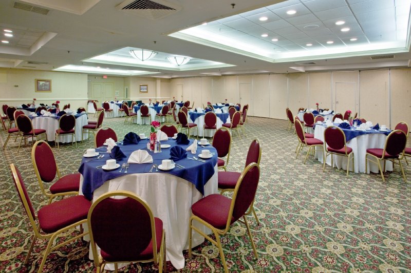 Doubletree By Hilton Hotel Raleigh-Brownstone-University - Raleigh, NC
