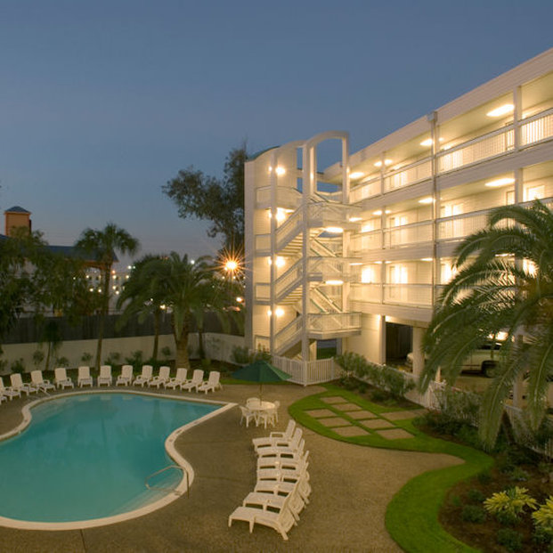Casa Del Mar Beachfront Suites - Galveston, TX