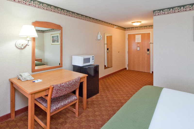 Holiday Inn Express Wauseon - Wauseon, OH